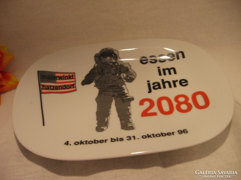 Souvenir funny plate with an astronaut figure malerwinkl hatzendorf 1996 -2080