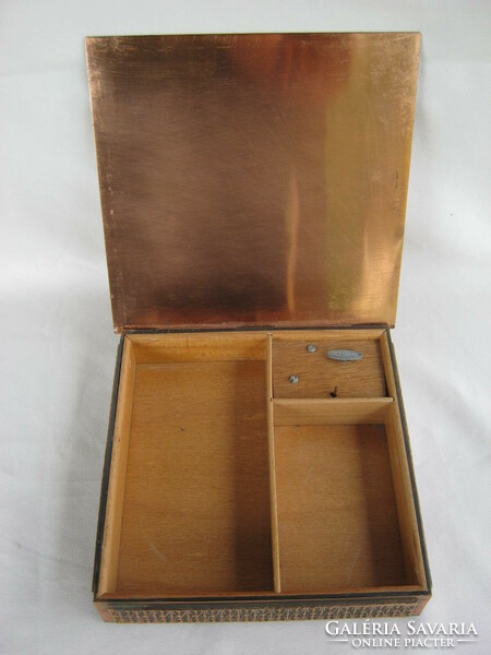 Zsűrizett iparművész zenélő réz vagy bronz doboz zenedoboz Lador zeneszerkezet