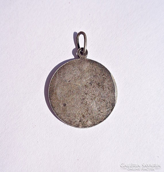 A silver pendant made in the mint with the inscription Szentendre