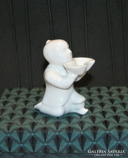 Chinese figurine with bowl - white Herend porcelain