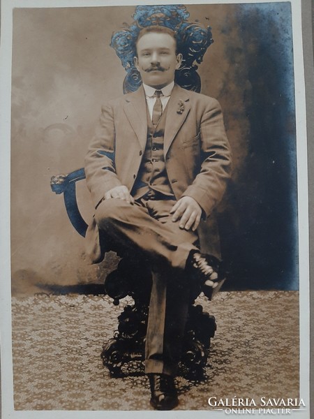 Antique male portrait photo from America around 1910