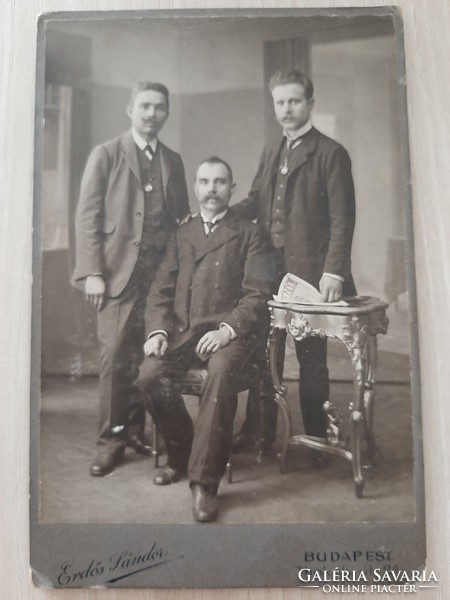 Antik Apa és fiai fotó  kb 1899  Erdős Sándor Budapest Thököly út 24 műhelyéből