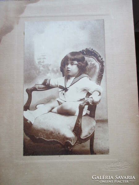 Children's photo from 1919, Goszleth i. And from his son's studio