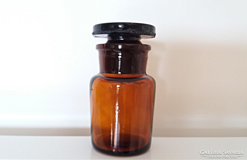Régi mini patikaüveg gyógyszertári barna dugós palack 8 cm