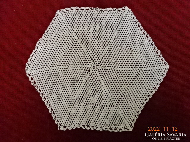 Crocheted hexagonal tablecloth from the 50s. Size 19 x 19 cm. He has! Jokai.