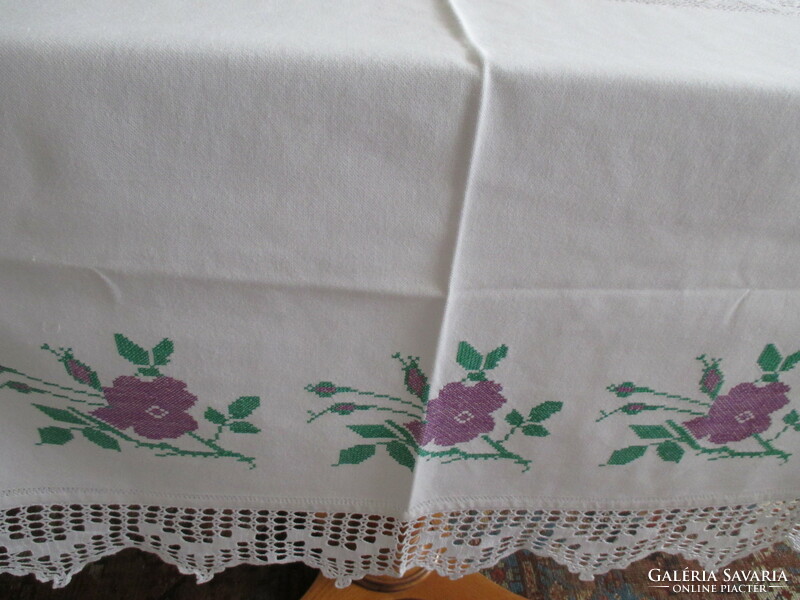 Transylvanian cross-stitch embroidered linen tablecloth with lace insert and edge. (Handiwork)