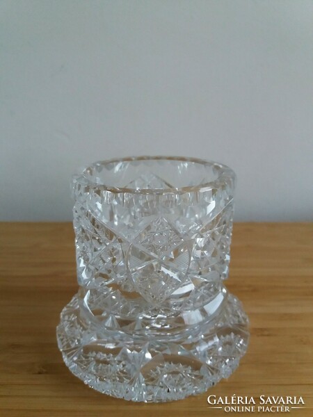 Small crystal vase with a star motif, 8 cm