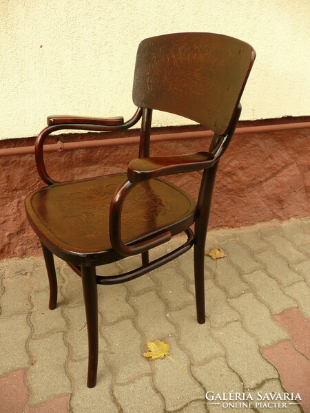 Original Viennese, marked in two places, antique armchair no: 157 thonet desk chair, maximally stable