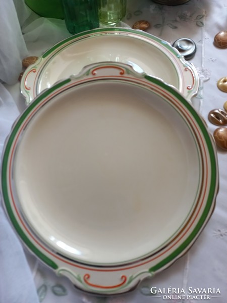 Pair of Grindlay English faience bowls, cream base 1936-54