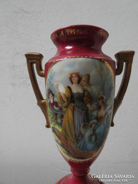 Neapolitan cup vase with mythological pattern