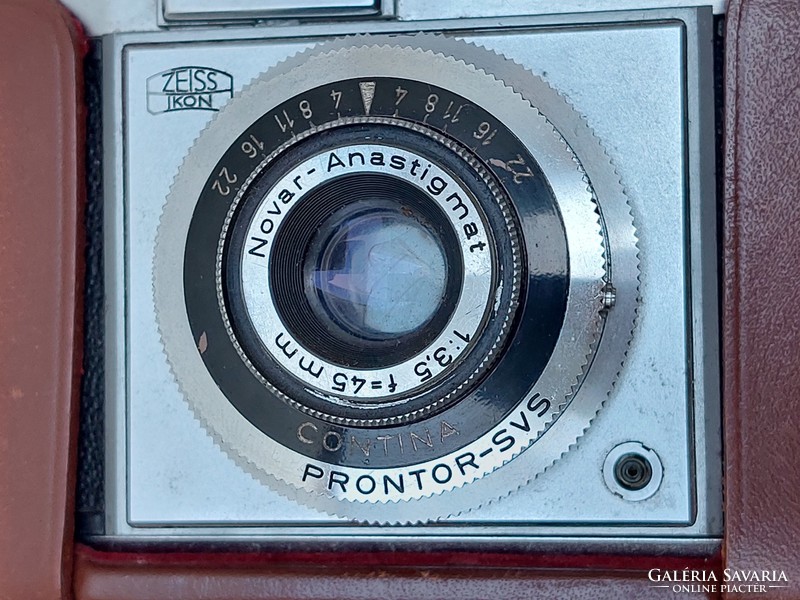 Old camera zeiss icon contina retro camera