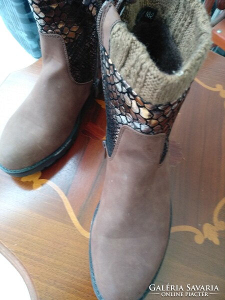 Women's boots, new size 40