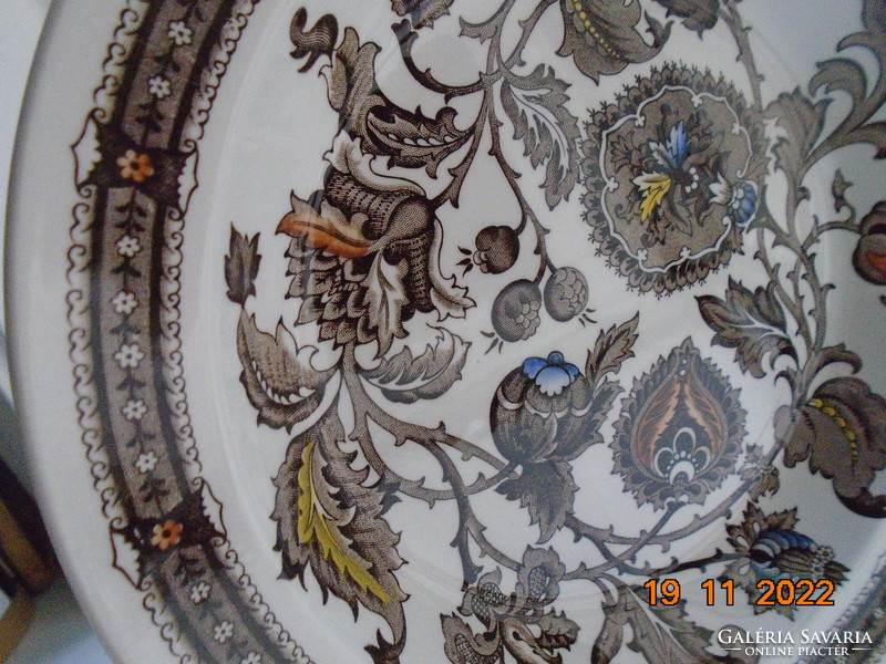 Neo-Renaissance Jacobean polychrome deep plate from the English company Ridgway
