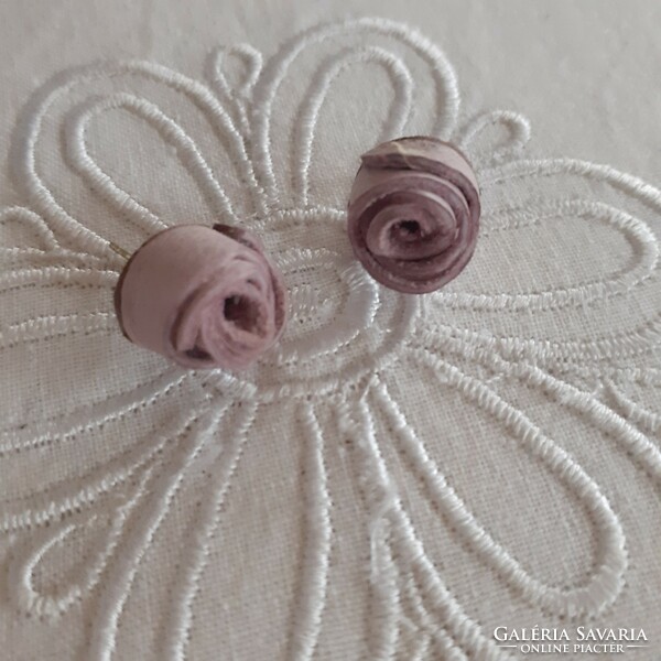 Pale purple leather rose earrings