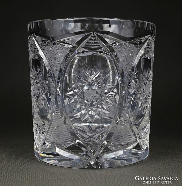 1L562 Gyönyörű kristály váza 13 cm