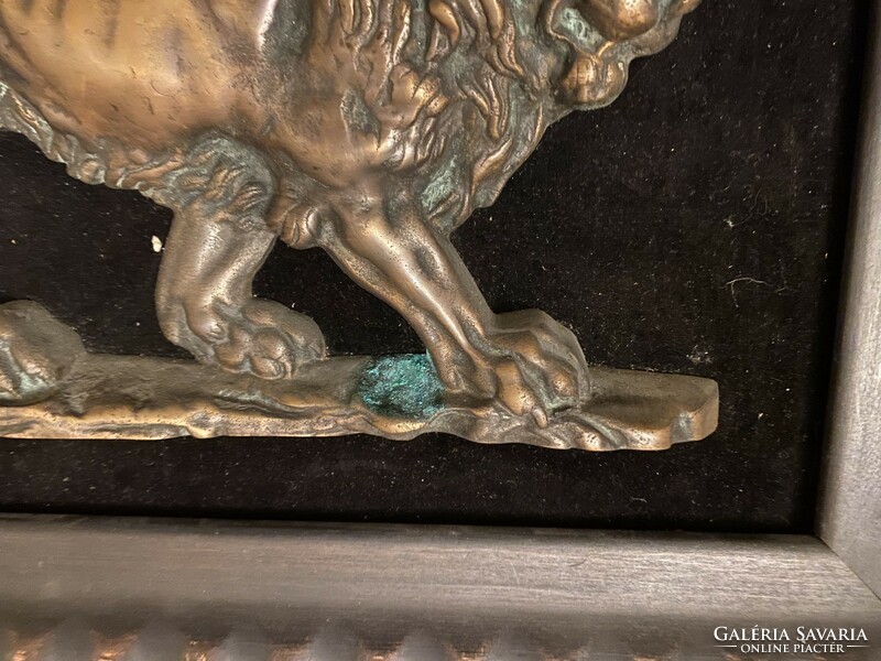 Öntött bronz oroszlán falikép