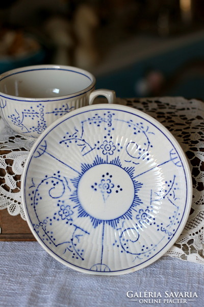 Boch Belgian faience tea and cocoa cup set