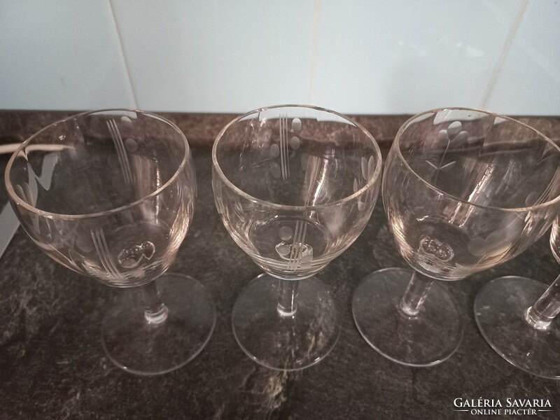 5 stemmed liqueur glasses with a solid pattern