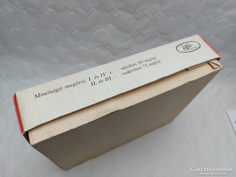 Retro confectionery box vanilla hoop old dessert paper box Győr biscuit and wafer factory