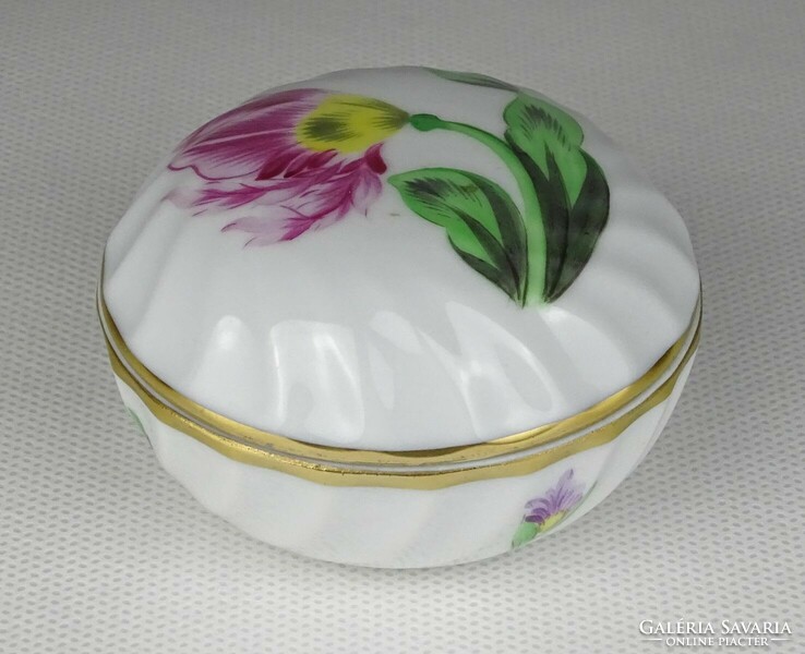 1L613 Herend porcelain bonbonier with tulip pattern