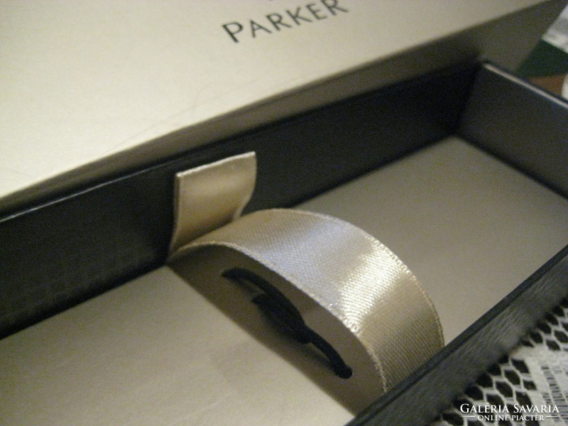 Parker elegáns  töltőtoll doboz  , két db tollnak ,  originál  , 17,7 x 5 x 3,6 cm