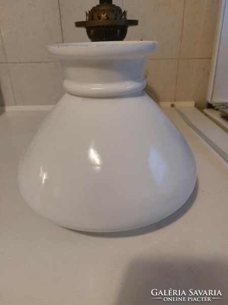 20. század elején készült réz petróleum lámpa, eredeti tejüveg búrával