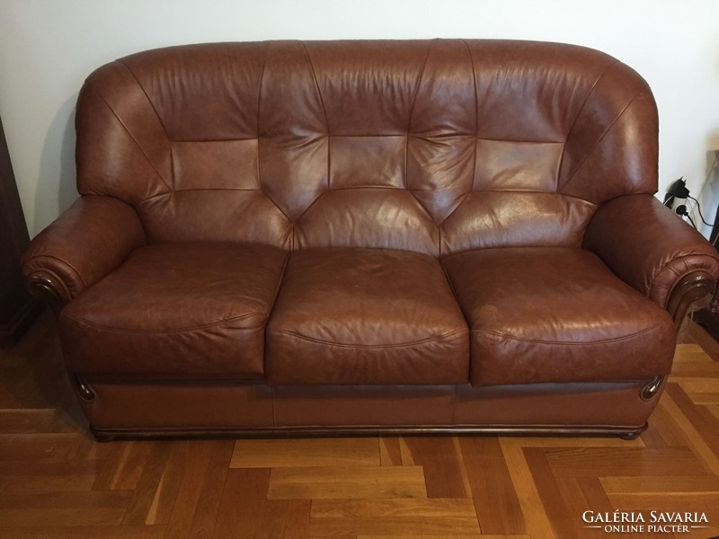Bőr ülőgarnitúra - ágyazható kanapé, 2 fotel