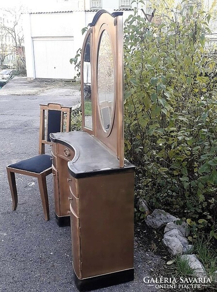 Jugendstil tükör, toalett szekrény, szék.