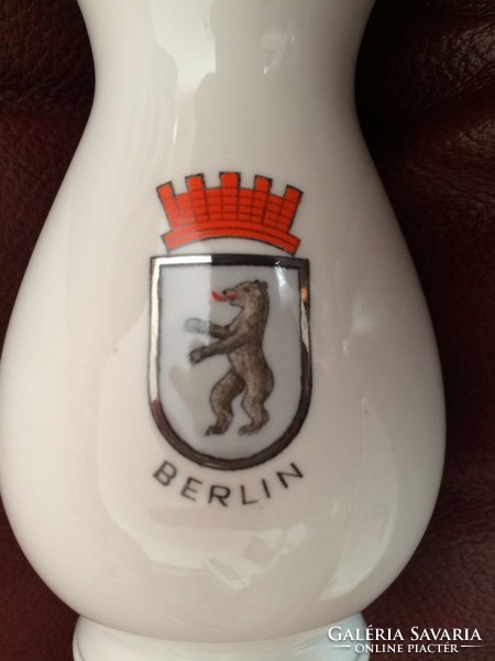 Metzler és Ortloff porcelánok Berlin címerével