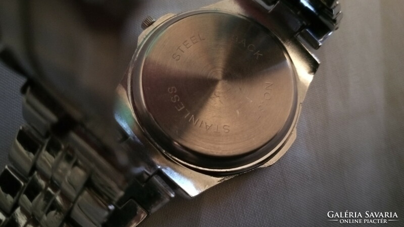 Rosra men's wristwatch with metal buckle, new.