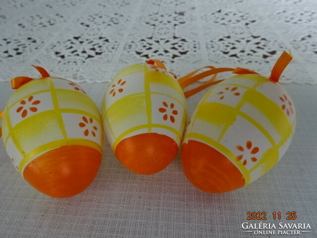 Húsvéti tojásdísz, narancssárga és citromsárga színű, három darab. Vanneki!