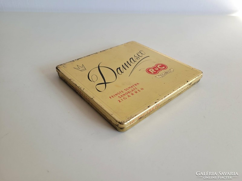 Old cigarette metal box damasco cigarette box