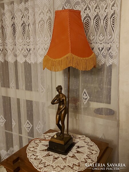 Beautiful antique bronze table lamp!