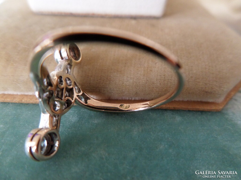 Különleges brilles antik arany gyűrű