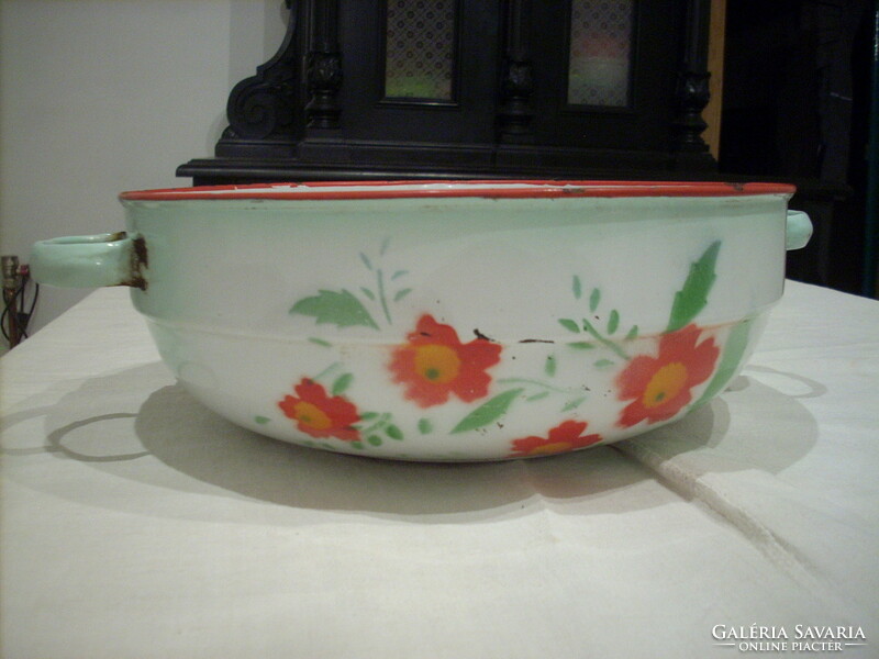 Enameled flower bowl