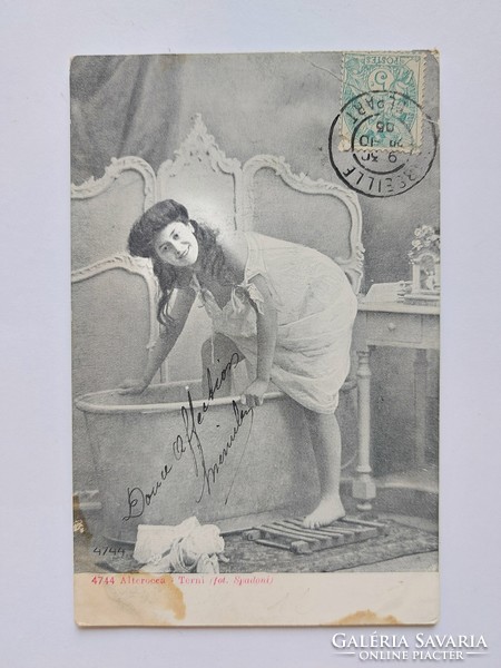 Régi képeslap fotó levelezőlap hölgy fürdőkád