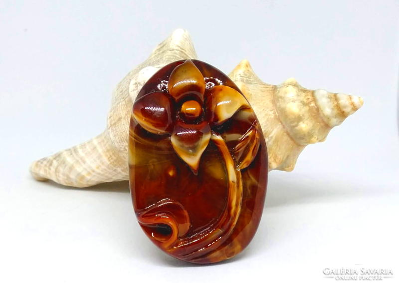 Imitation red amber (epoxy resin) flower pendant pearl