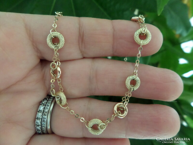 Gold bracelet / bangle