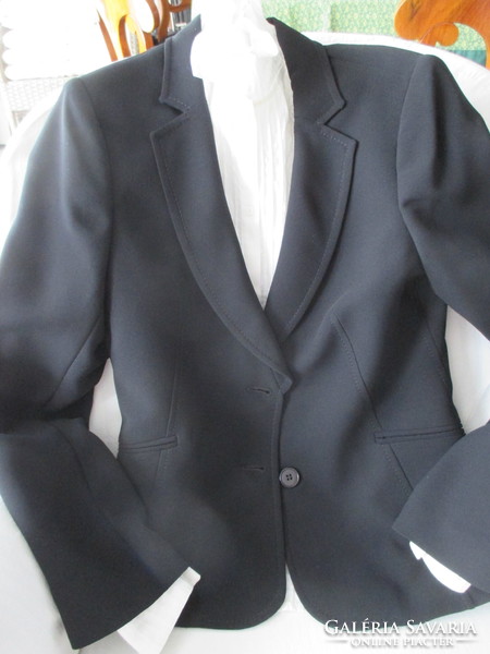Elegant black slim blazer, size 40. Zara.