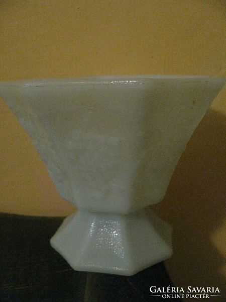 Special, white - embossed pattern on the side - fruit basket (offer, vase)