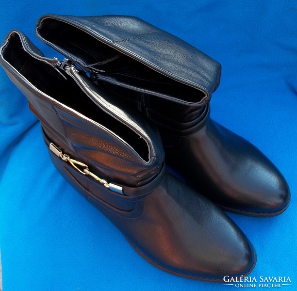 New women's black boots 39