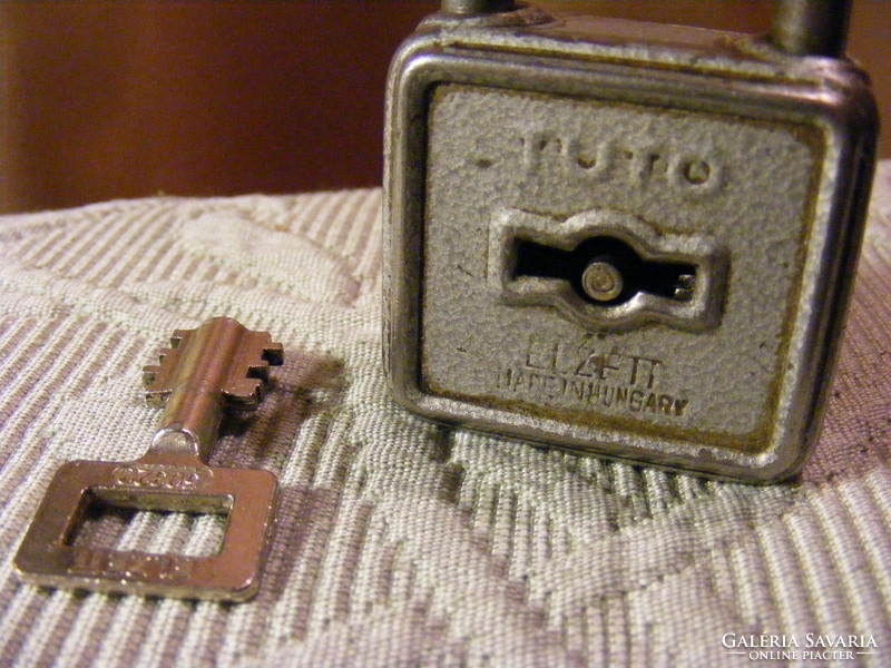 Tuto padlock with key