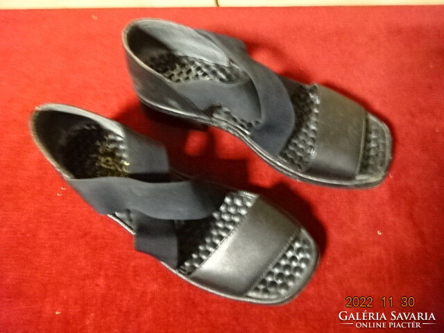 Rieker women's black sandal, with rubber strap, size 38. He has! Jokai.