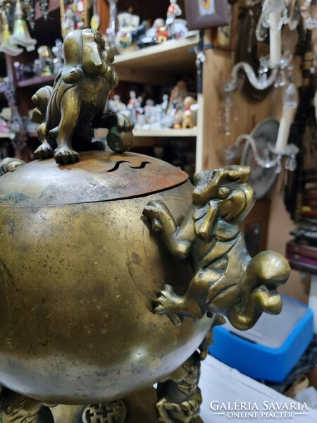 Old copper Chinese vase with lid