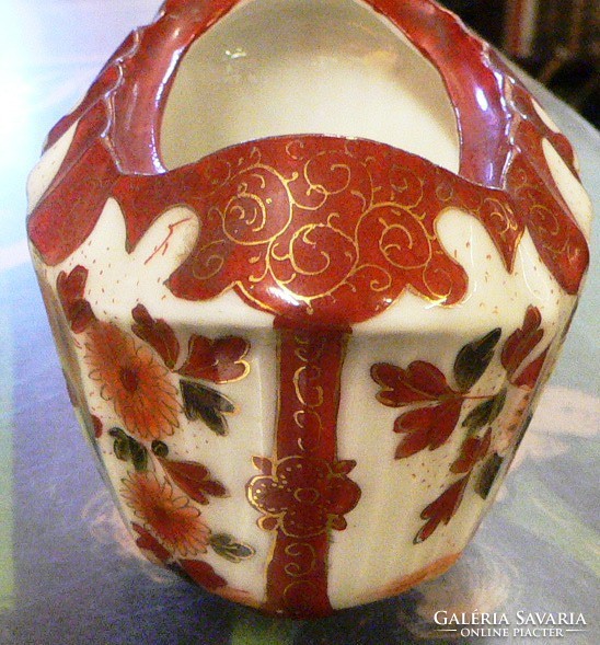 Stork patterned oriental vase