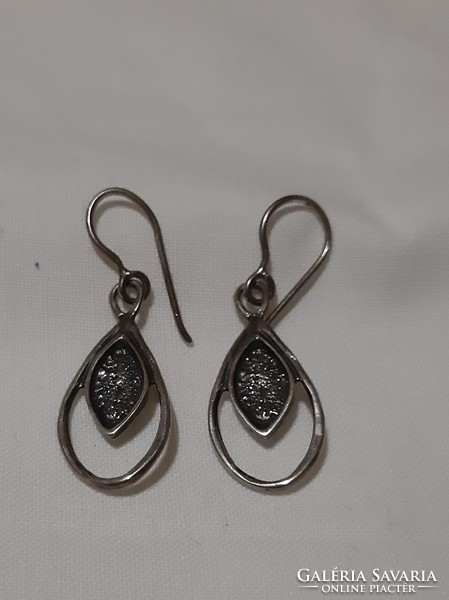 Gyönyörű kalapált jelzett ezüst fülbevaló pár