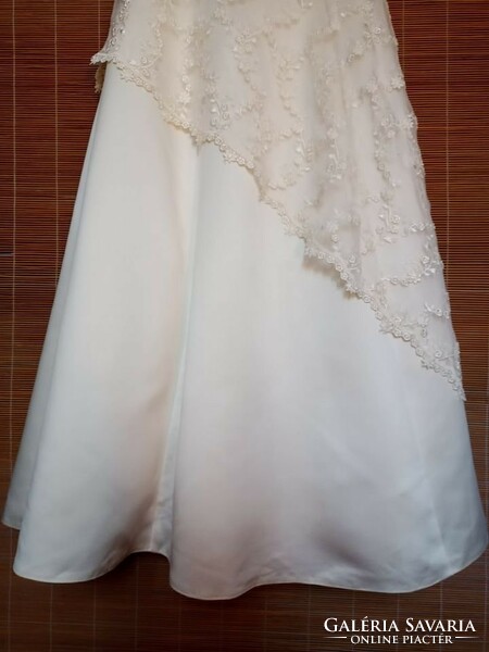 Embroidered floral butter white size 38 wedding dress wedding casual dress