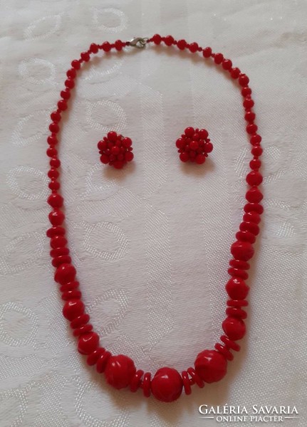 Vintage red porcelain necklace with ear clip