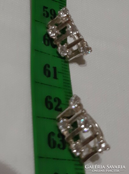 Csillogó kristályokkal  díszített  jelzett ezüst  fülbevaló pár