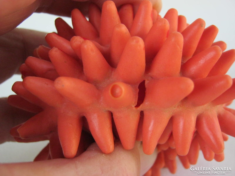 Plastolus retro rubber toy hedgehog